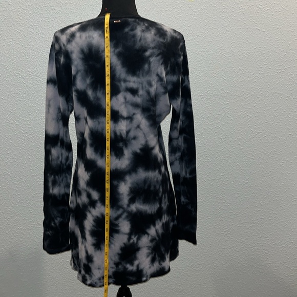 Gorgeous, thermal tie-dye extra large from Victoria’s Secret sleep dress - Picture 7 of 13